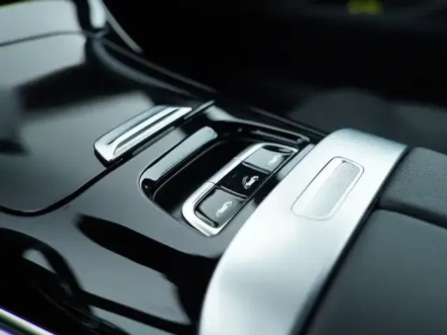 Mercedes-Benz CLE 200