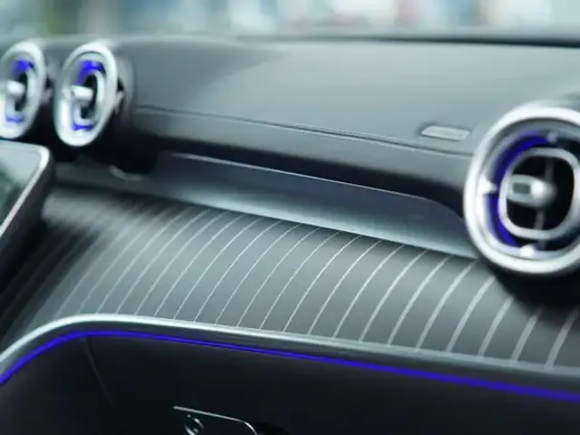 Mercedes-Benz CLE 200