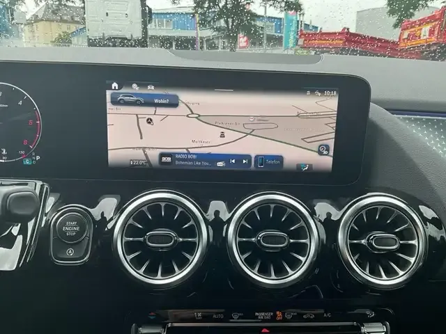 Mercedes-Benz GLA 200