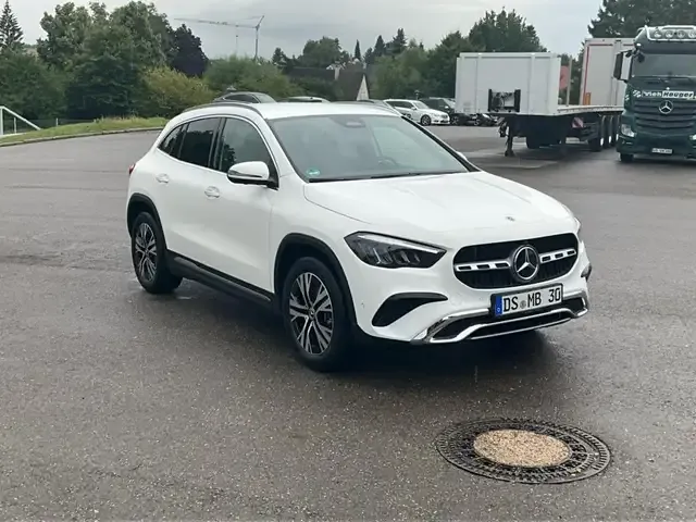 Mercedes-Benz GLA 200