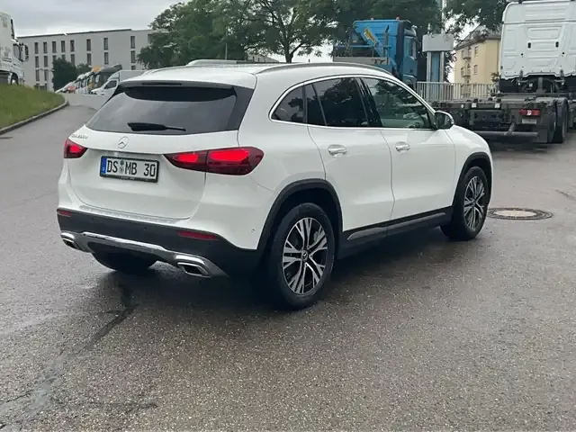 Mercedes-Benz GLA 200