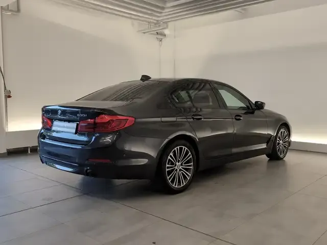 BMW 530