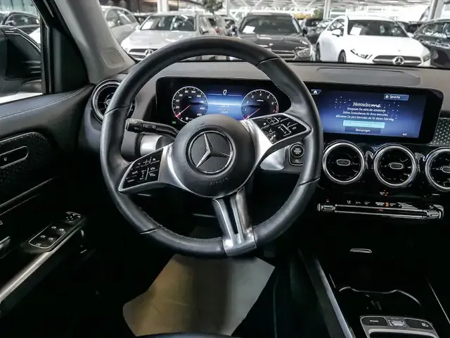 Mercedes-Benz GLB 220