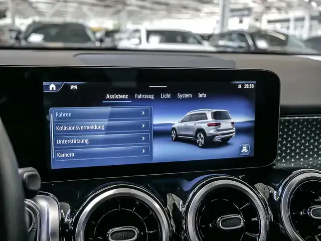 Mercedes-Benz GLB 220