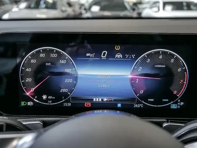 Mercedes-Benz GLB 220