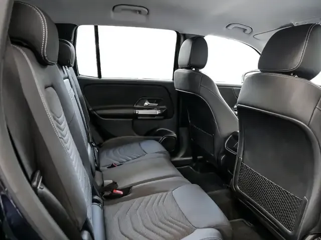 Mercedes-Benz GLB 220