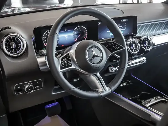 Mercedes-Benz GLB 200