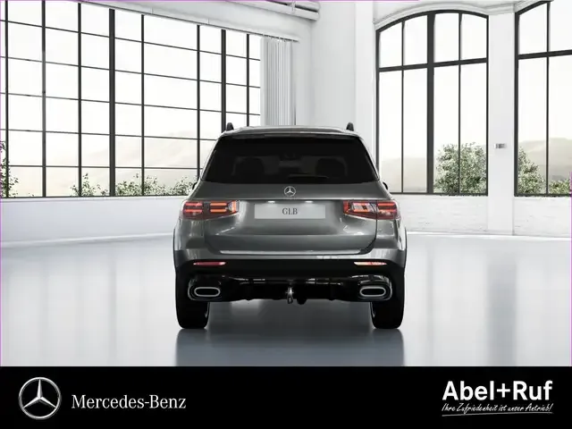 Mercedes-Benz GLB 220