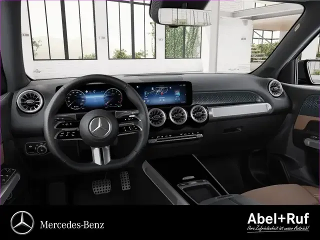 Mercedes-Benz GLB 220