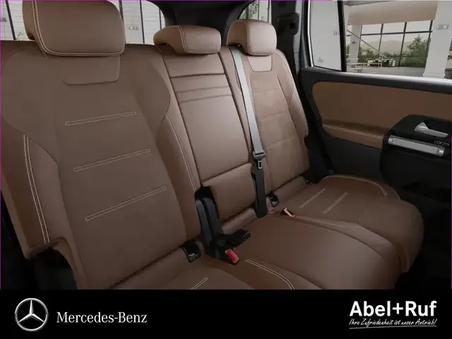 Mercedes-Benz GLB 220