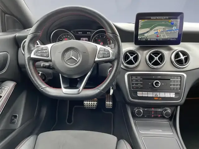 Mercedes-Benz CLA 220