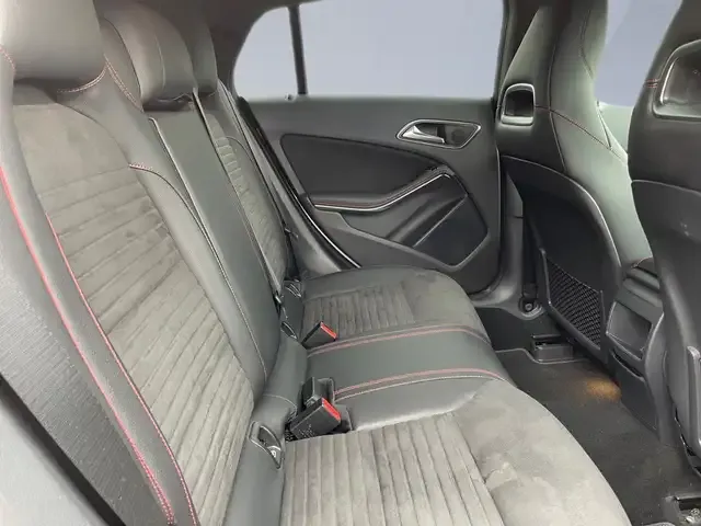 Mercedes-Benz CLA 220