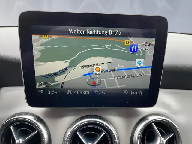 Mercedes-Benz CLA 220