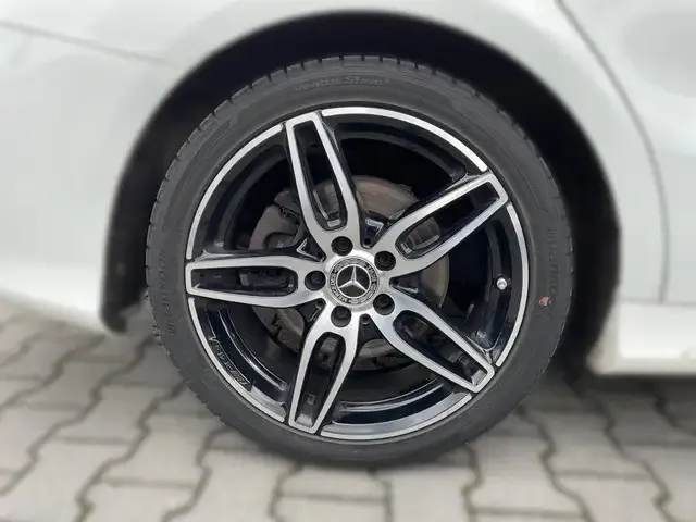 Mercedes-Benz CLA 220