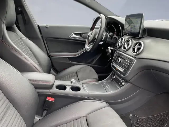 Mercedes-Benz CLA 220