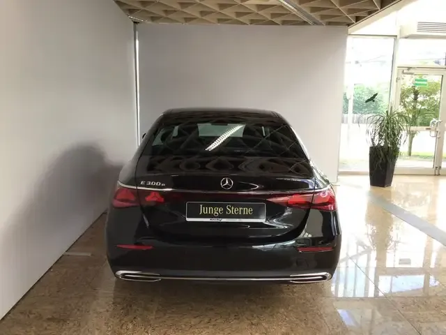 Mercedes-Benz E 300