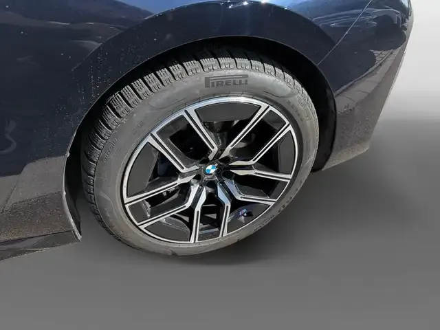 BMW 740