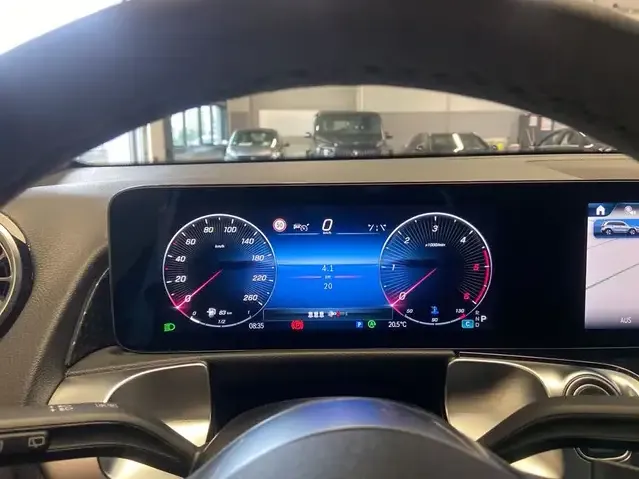 Mercedes-Benz GLB 200