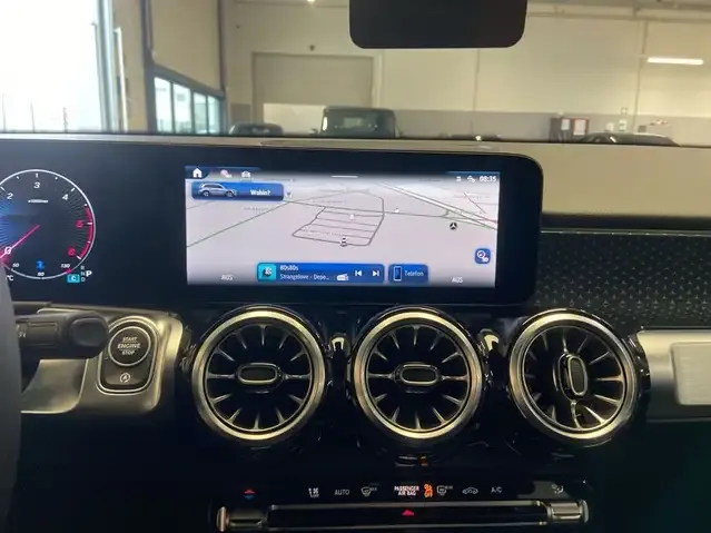 Mercedes-Benz GLB 200