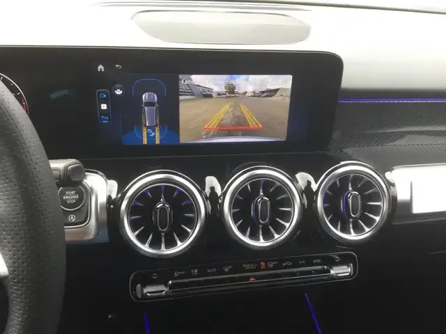 Mercedes-Benz GLB 200