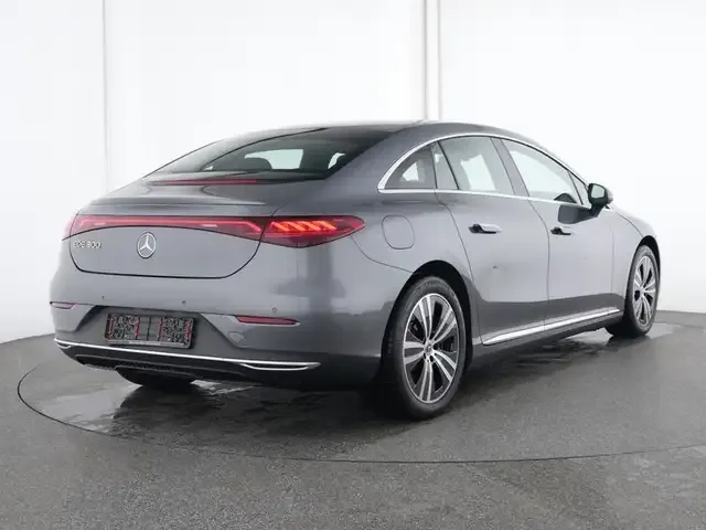 Mercedes-Benz EQE 300