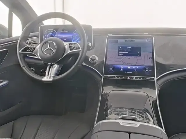 Mercedes-Benz EQE 300