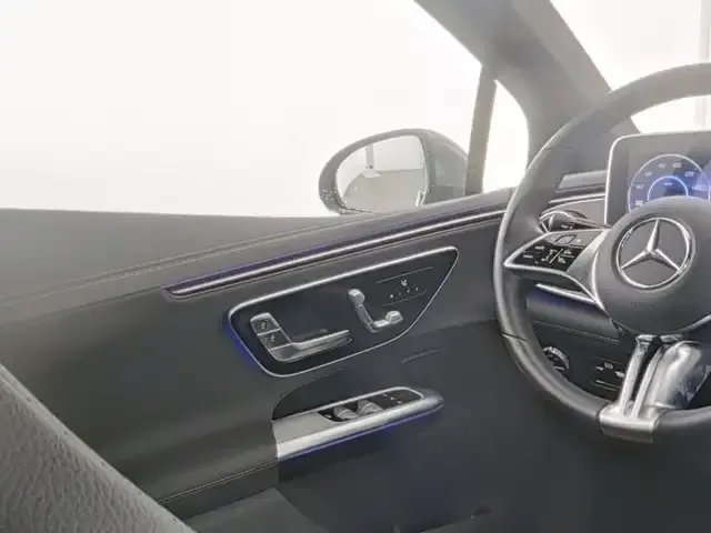Mercedes-Benz EQE 300