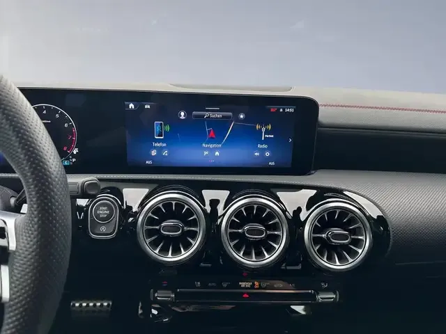 Mercedes-Benz CLA 180