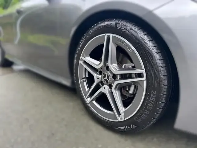 Mercedes-Benz CLA 180