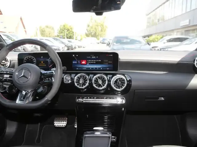 Mercedes-Benz CLA 45 AMG