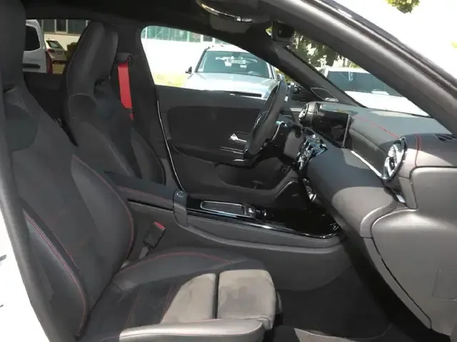 Mercedes-Benz CLA 45 AMG