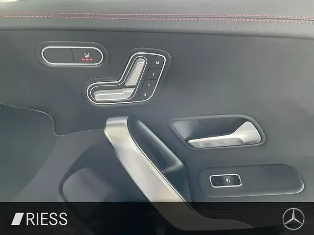 Mercedes-Benz CLA 220