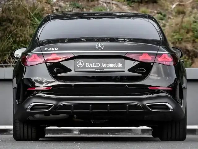 Mercedes-Benz E 200