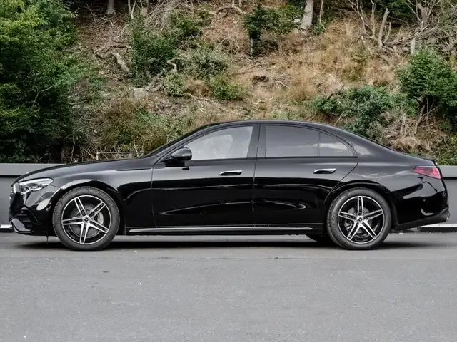Mercedes-Benz E 200