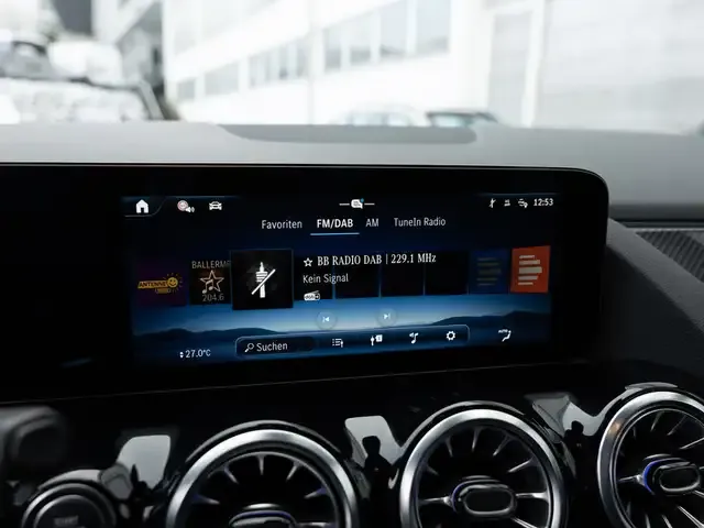 Mercedes-Benz GLA 220