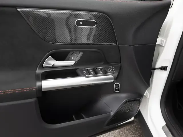 Mercedes-Benz GLA 220