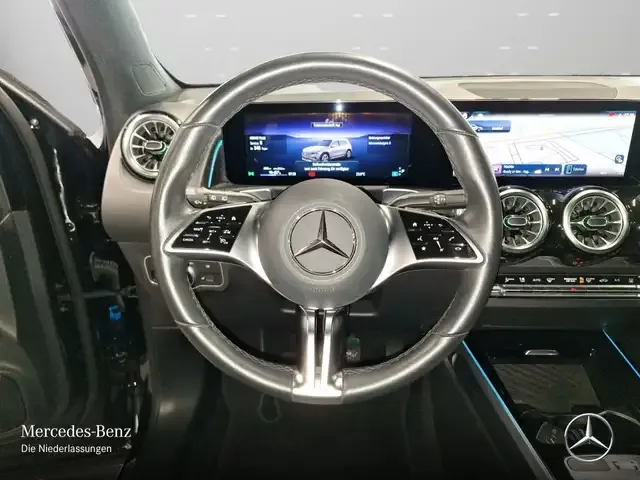 Mercedes-Benz EQB 300