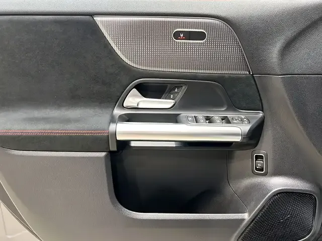 Mercedes-Benz EQA 300