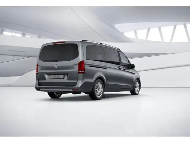 Mercedes-Benz V 220