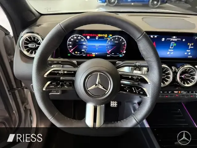 Mercedes-Benz GLB 250