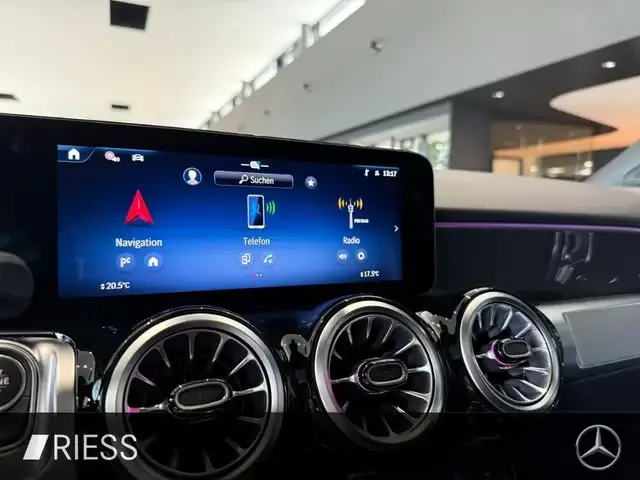 Mercedes-Benz GLB 250