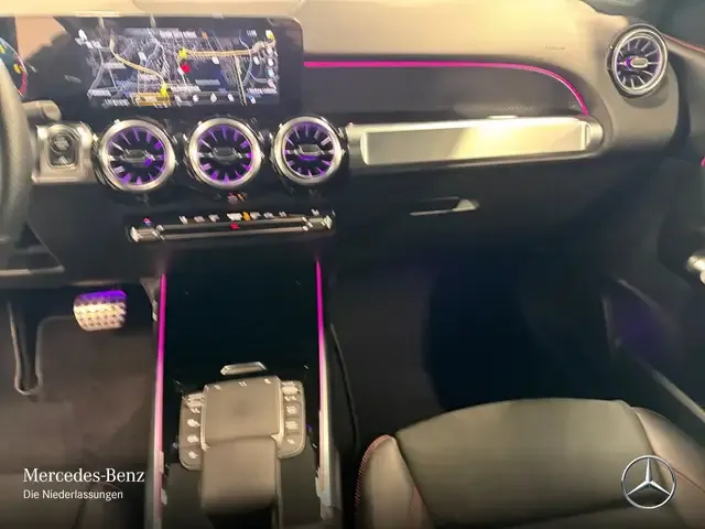 Mercedes-Benz GLB 200