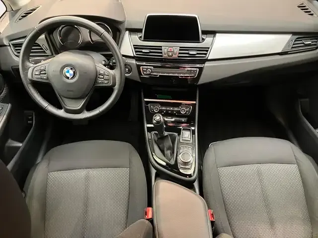 BMW 218