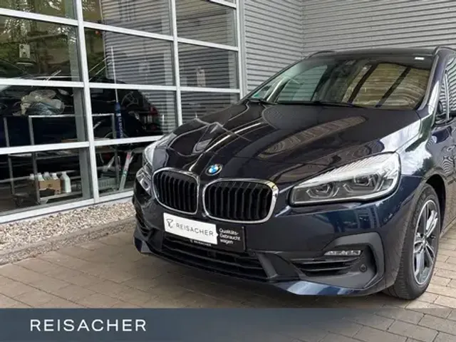 BMW 218
