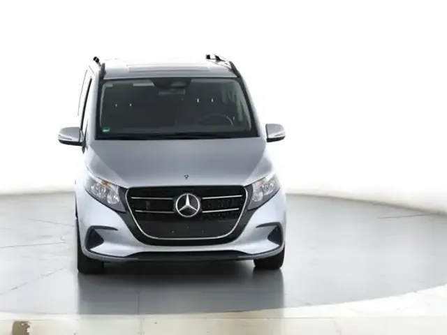 Mercedes-Benz V 220