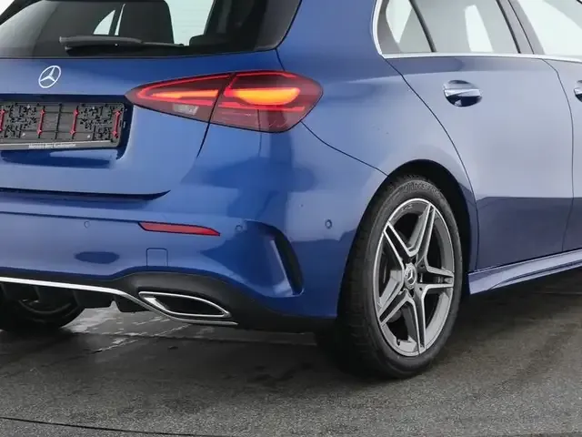 Mercedes-Benz A 220