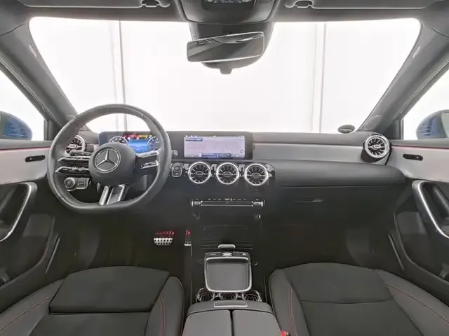 Mercedes-Benz A 220