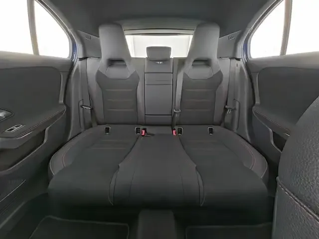 Mercedes-Benz A 220