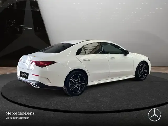 Mercedes-Benz CLA 200