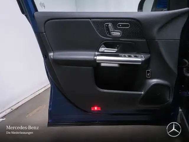 Mercedes-Benz EQA 300